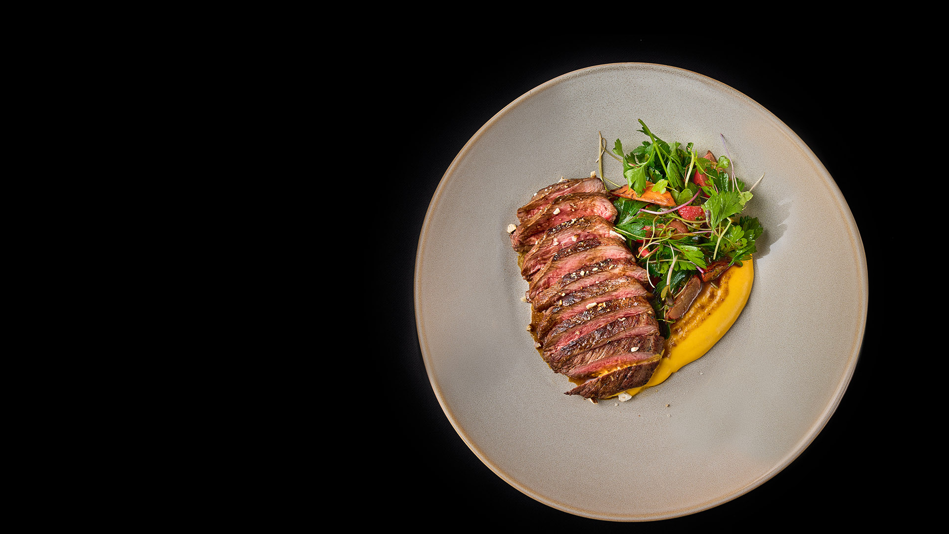 Rumsteck d'agneau avec purée au beurre brun